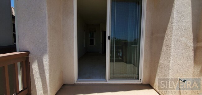 Building Photo - 1715 Bilbao Dr