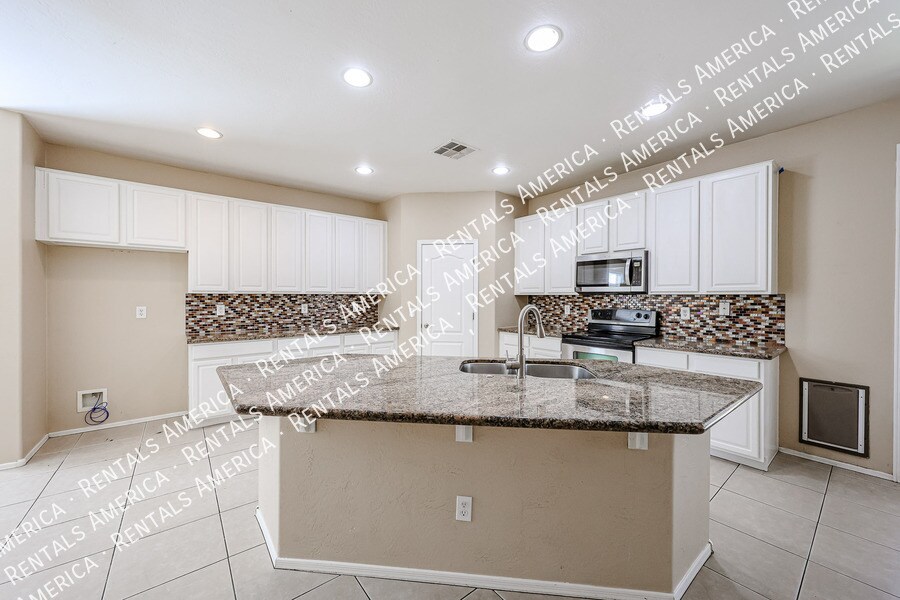 Building Photo - 6845 W Alta Vista Rd