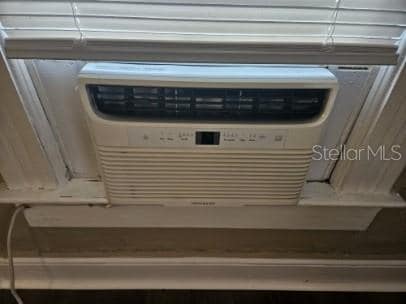 Building Photo - 318 E Tarpon Ave