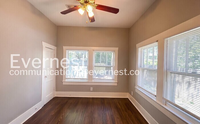 Building Photo - 1007 Archer St