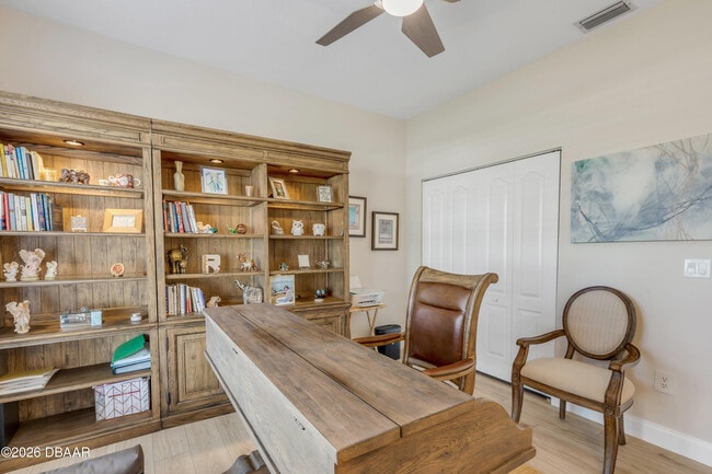 Building Photo - 646 S Pine St