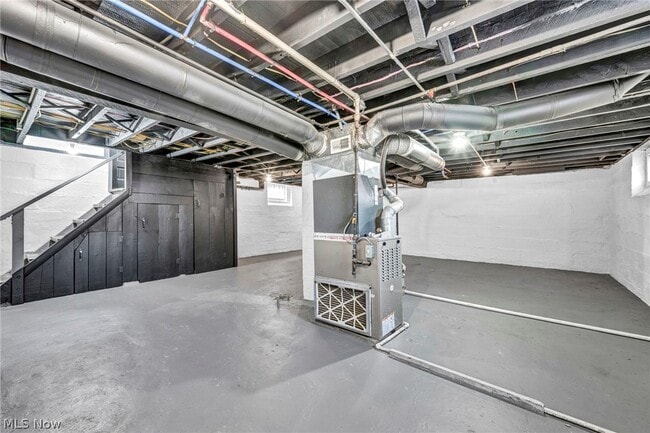 Building Photo - 2986 E 59th St