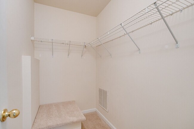 Building Photo - Crofton Condo For Rent