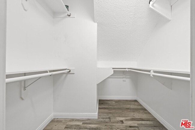 Building Photo - 1939 Selby Ave