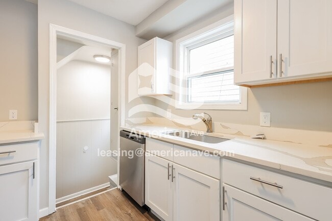 Building Photo - 312 De Villen Ave