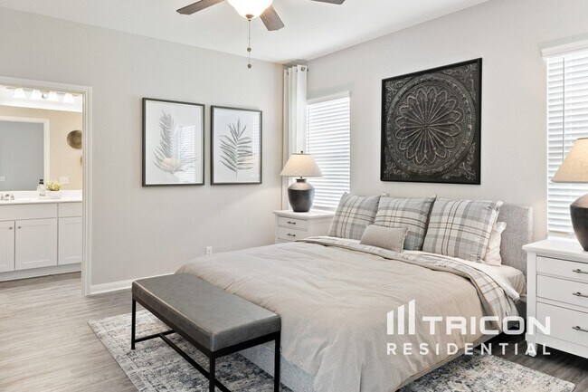 Building Photo - 14310 Palm Ridge