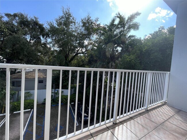 Building Photo - 2734 Bird Ave