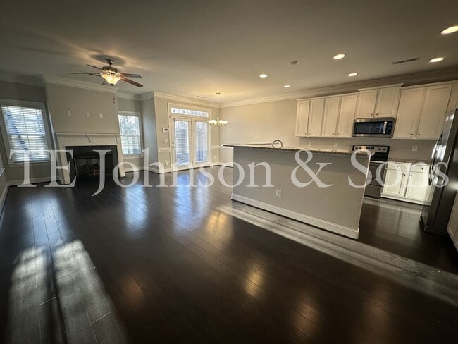Building Photo - Stunning 3 Bedroom 2.5 Bath in Winston Salem