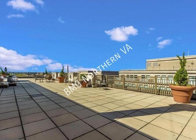 Building Photo - 1150 K St NW