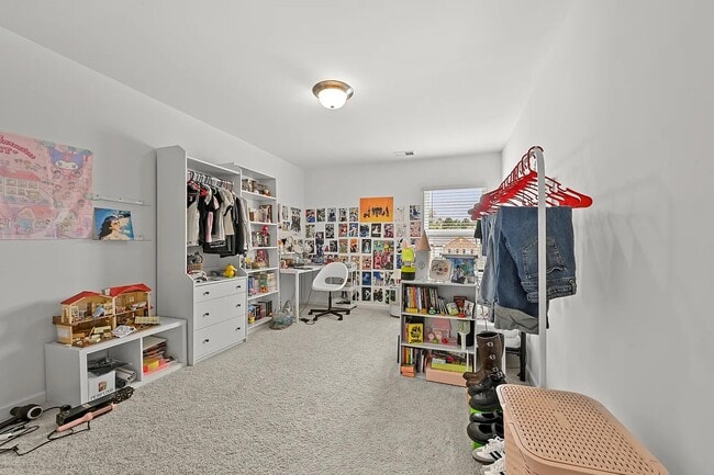 Building Photo - 1102 Lossie Ln