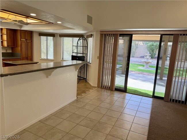 Building Photo - 1923 Magnolia Dr