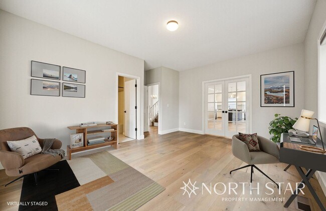 Building Photo - Westlake Traditional with Private, Level B...