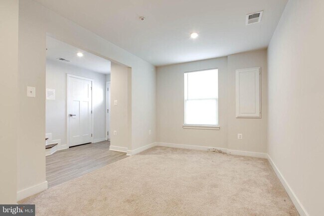 Building Photo - 149 Lyons Crk Dr