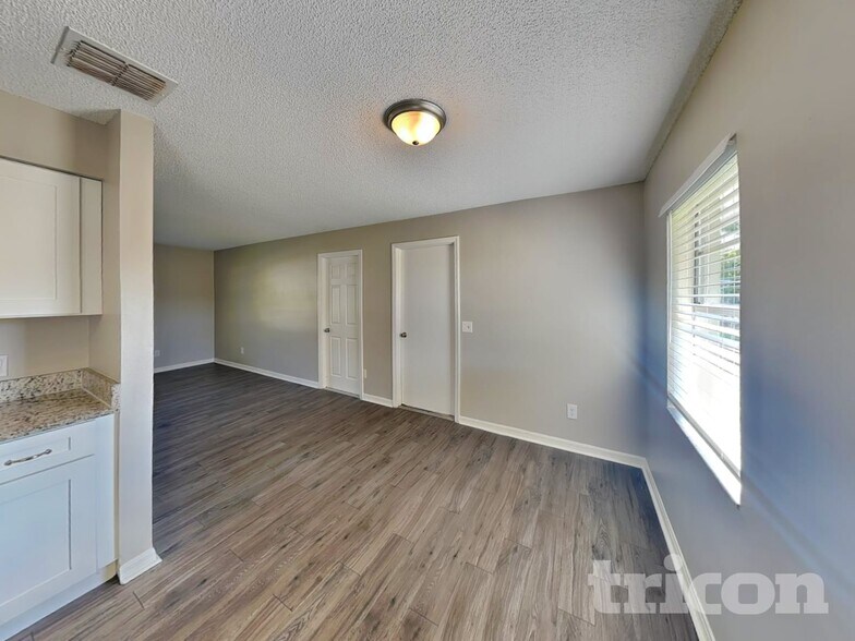 Building Photo - 3181 Clewiston St