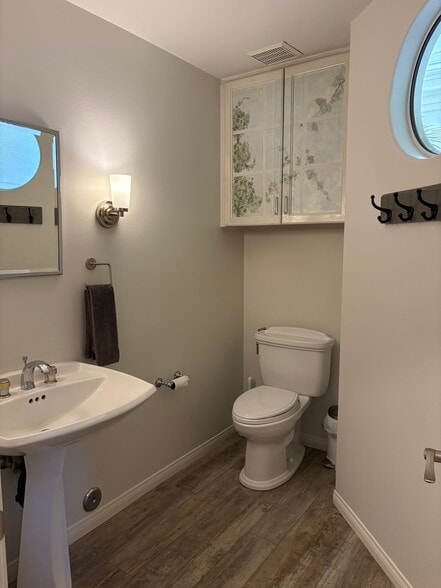 Power room - 6483 Zuma View Pl