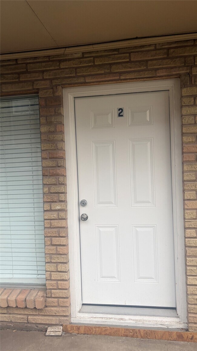 Building Photo - 4624 Bell St