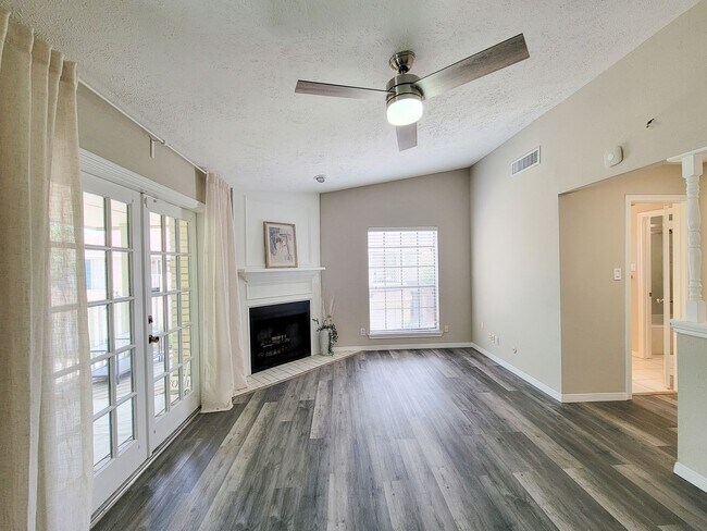 Building Photo - 2220 Bering Dr