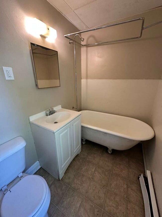 Building Photo - 505 Grotto St N
