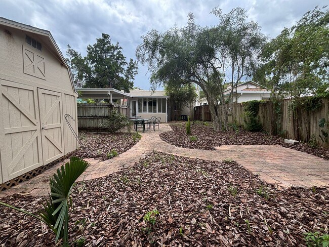 Building Photo - Charming Mediterranean Bungalow in the Heart of Historic DeLand