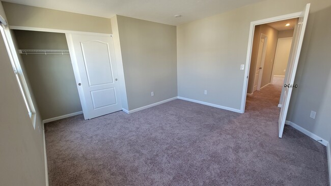 Room 1 B - 3397 Sunbeam Pl