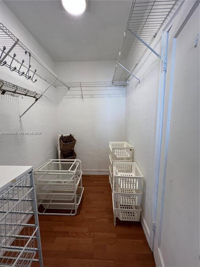 Building Photo - 7920 Harding Ave