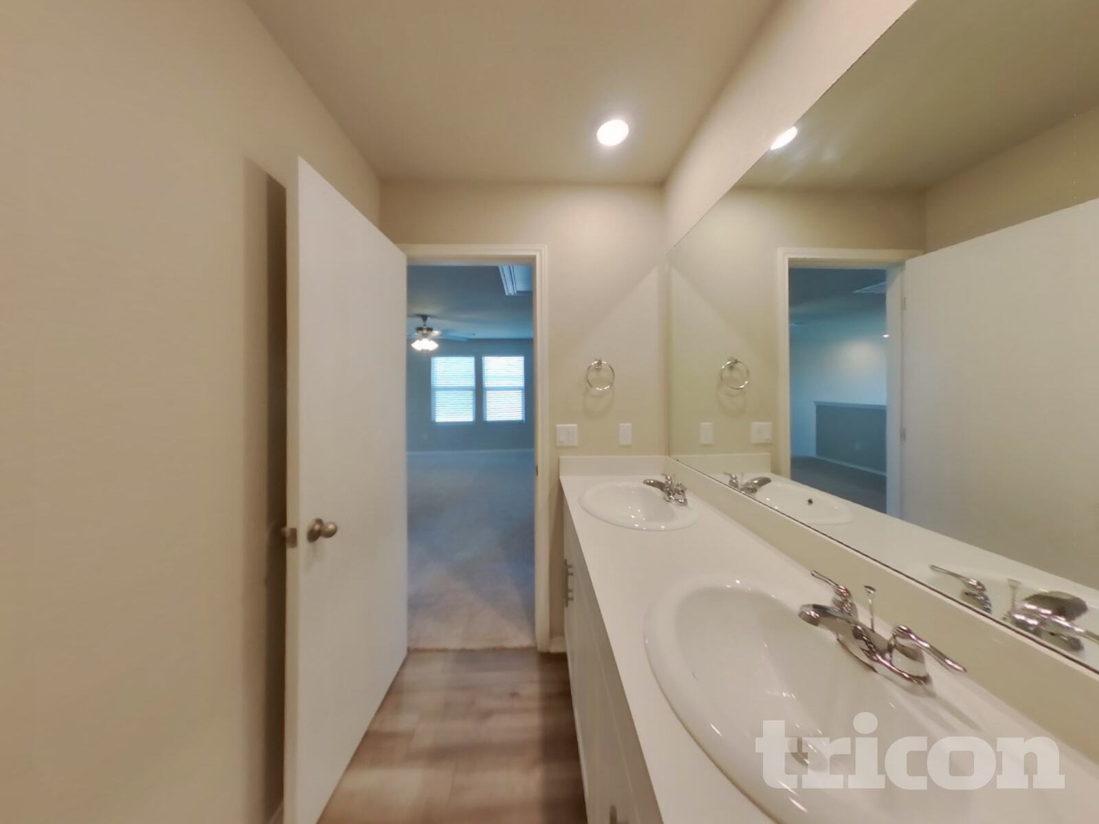 Building Photo - 5200 Saddle Clb Dr