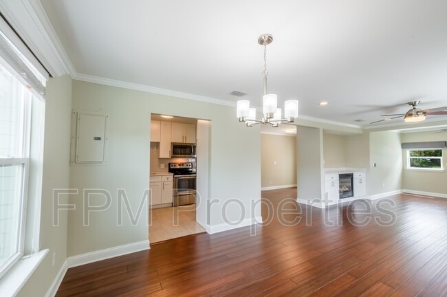 Building Photo - 4127 Shirley Ave