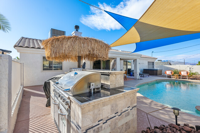 Building Photo - 3785 Cholla Dr
