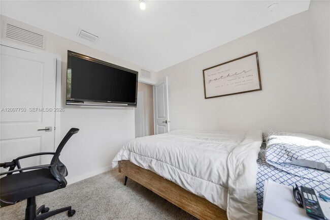 Building Photo - 1158 SE 23rd Ave