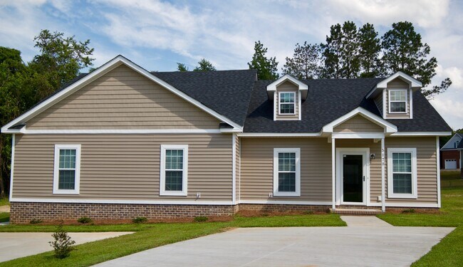 Building Photo - "Brand New Construction."  Quiet location, charming, cozy 3 bedroom duplex
