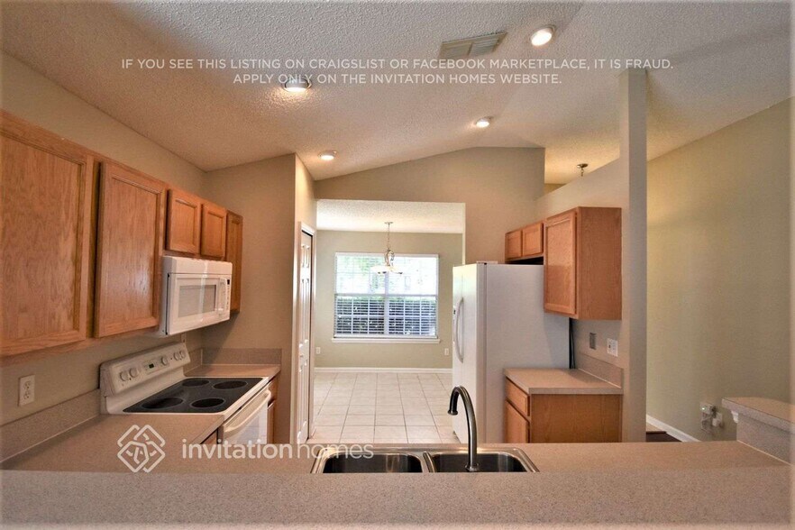 Building Photo - 316 Southlake Dr