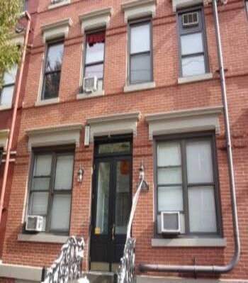 Building Photo - 811 Park Ave