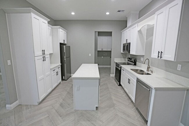 Building Photo - CALVADA VALLEY U3 - Galaxy Street