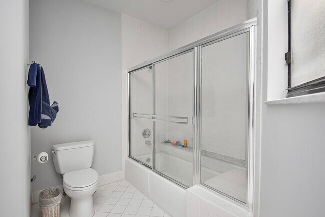 Building Photo - 22504 Esplanada Cir