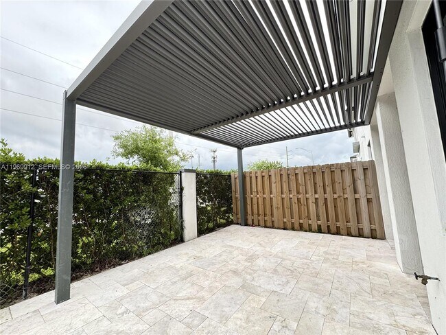 Building Photo - 13627 SW 157th Ct