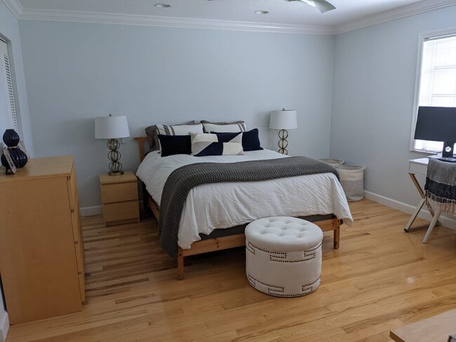 Building Photo - 90 SW 5th Ave