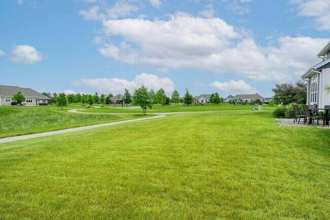 Building Photo - 3122 Mendota Ct