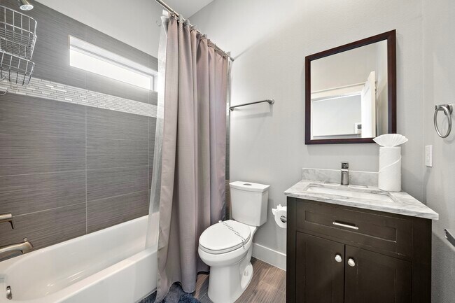 Building Photo - 4309 Marina St