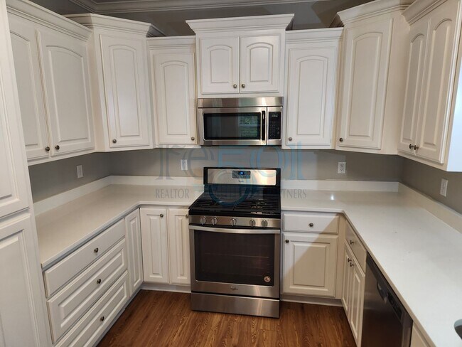 Building Photo - Gorgeous Find In West Little Rock! Reduced...