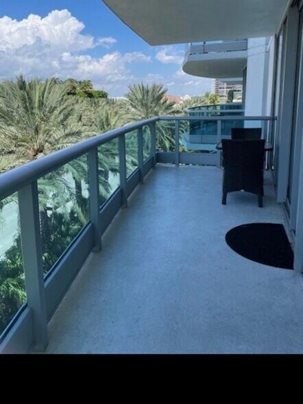 Building Photo - 9401 Collins Ave