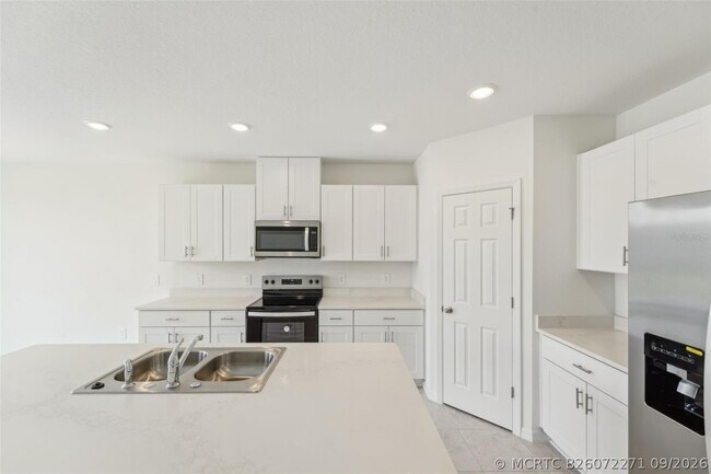Building Photo - 3824 Giorgio Dr