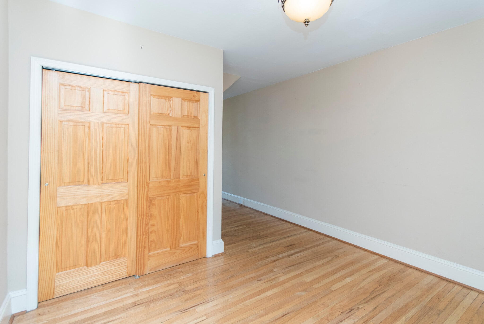 Building Photo - 527 S Lecount St