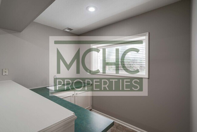 Building Photo - 5909 W 153rd Terrace