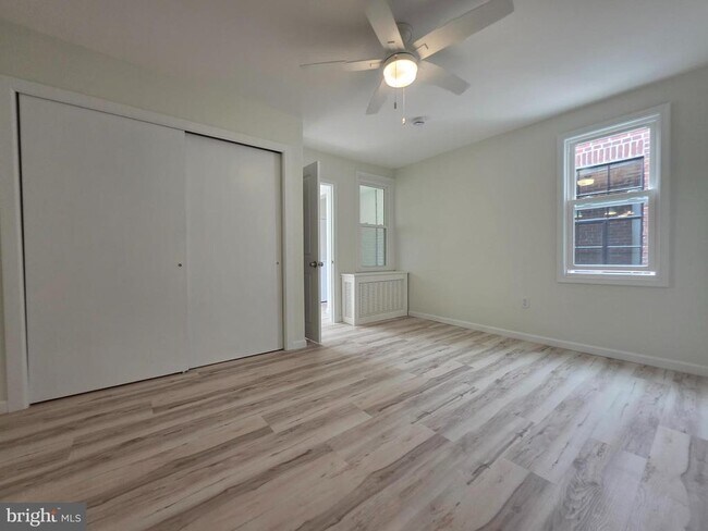 Building Photo - 8 N York Rd