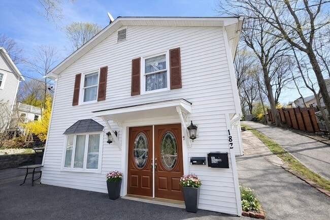 Building Photo - 183 Forest St