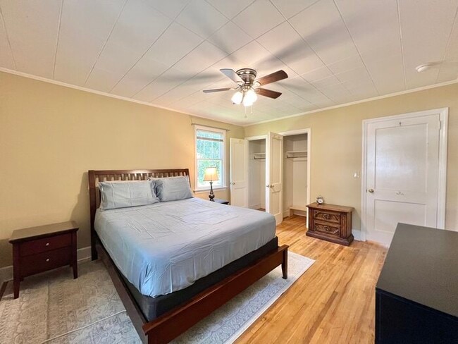 Building Photo - 1266 Pinecrest Dr
