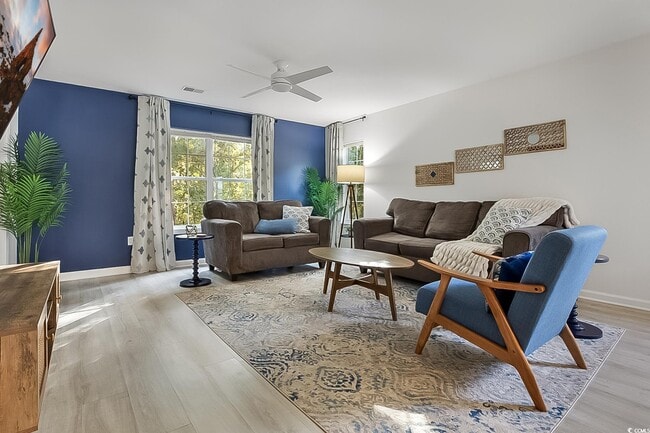 Building Photo - 1204 River Oaks Dr