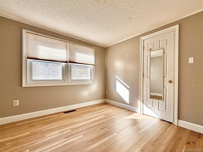 Building Photo - 19 Crosmour Rd