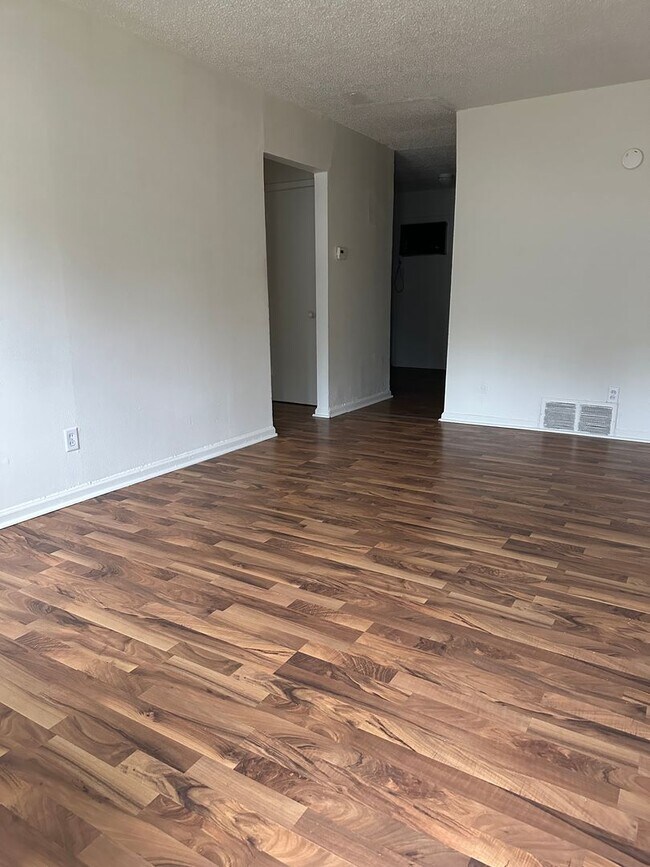 Building Photo - 3362 SW Brendan Ave