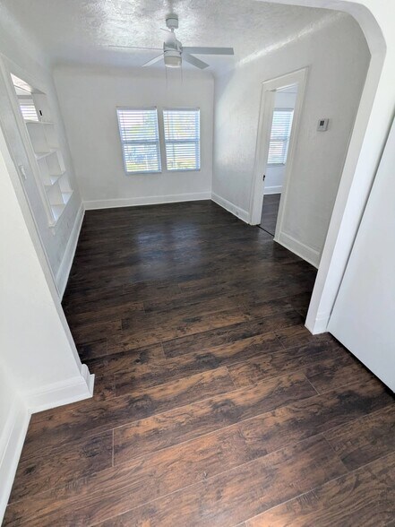 Building Photo - 209 10th St